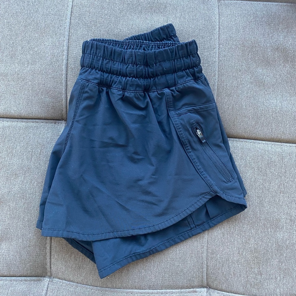 Lulu Tracker Short 4” Black